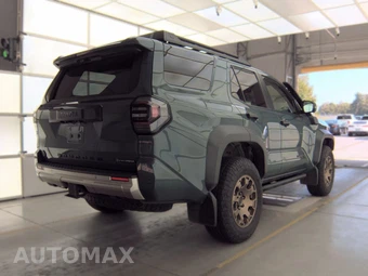 2025 Toyota 4Runner i-FORCE MAX Trailhunter - miniatura 4