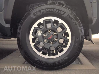 2025 Toyota 4Runner i-FORCE MAX TRD Off-Road - miniatura 10