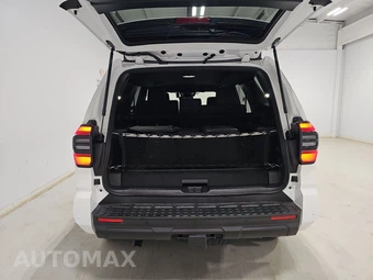 2025 Toyota 4Runner i-FORCE MAX TRD Off-Road - miniatura 16