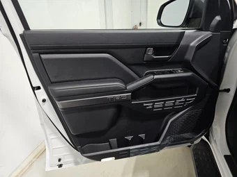 2025 Toyota 4Runner i-FORCE MAX TRD Off-Road - miniatura 9