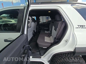 2025 Toyota 4Runner i-FORCE MAX TRD Off-Road - miniatura 10
