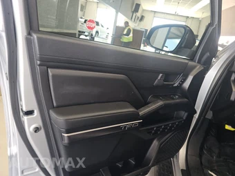 2025 Toyota 4Runner i-FORCE MAX TRD Off-Road Premium - miniatura 9