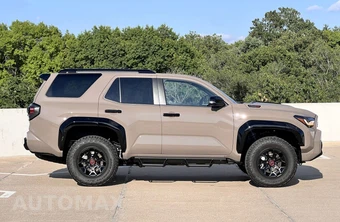2025 Toyota 4Runner i-FORCE MAX TRD Pro - miniatura 10