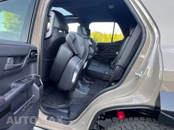 2025 Toyota 4Runner i-FORCE MAX TRD Pro - miniatura 28