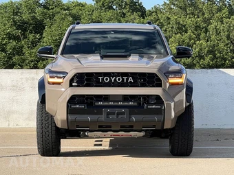 2025 Toyota 4Runner i-FORCE MAX TRD Pro - miniatura 3