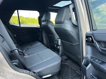 2025 Toyota 4Runner i-FORCE MAX TRD Pro - miniatura 31
