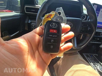 2025 Toyota 4Runner Limited - miniatura 8