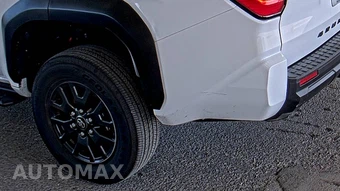 2025 Toyota 4Runner SR5 - miniatura 10