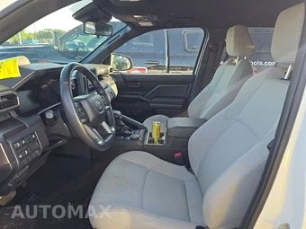 2025 Toyota 4Runner SR5 - miniatura 12
