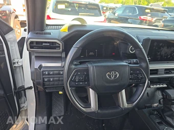 2025 Toyota 4Runner SR5 - miniatura 15
