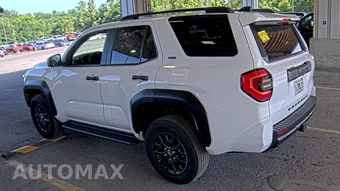 2025 Toyota 4Runner SR5 - miniatura 6