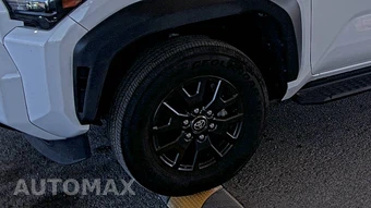 2025 Toyota 4Runner SR5 - miniatura 7