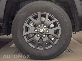 2025 Toyota 4Runner SR5 - miniatura 10