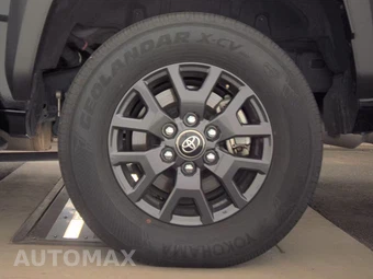 2025 Toyota 4Runner SR5 - miniatura 12