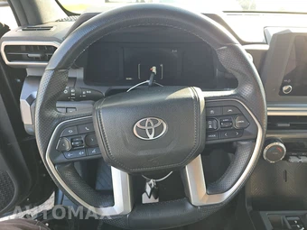 2025 Toyota 4Runner SR5 - miniatura 16