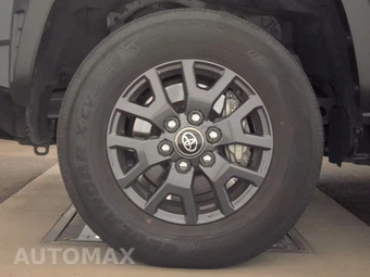 2025 Toyota 4Runner SR5 - miniatura 9