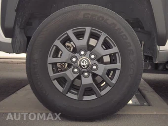 2025 Toyota 4Runner SR5 - miniatura 11