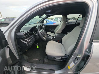 2025 Toyota 4Runner SR5 - miniatura 13