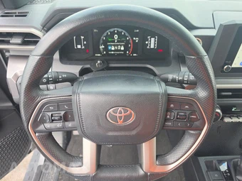 2025 Toyota 4Runner SR5 - miniatura 16