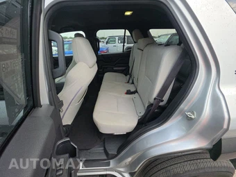2025 Toyota 4Runner SR5 - miniatura 19