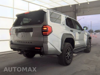 2025 Toyota 4Runner SR5 - miniatura 5