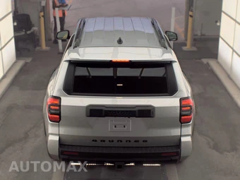 2025 Toyota 4Runner SR5 - miniatura 6