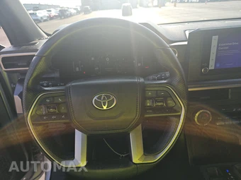 2025 Toyota 4Runner SR5 - miniatura 10