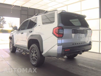 2025 Toyota 4Runner SR5 - miniatura 6