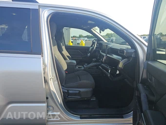 2025 Toyota 4Runner SR5 - miniatura 8