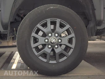 2025 Toyota 4Runner SR5 - miniatura 12
