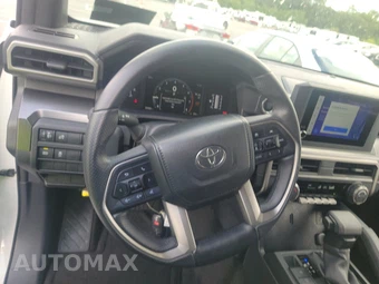 2025 Toyota 4Runner SR5 - miniatura 10