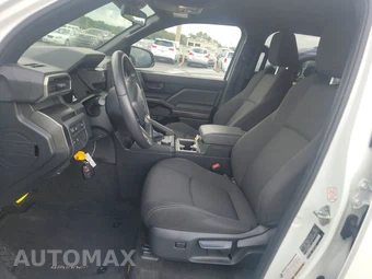 2025 Toyota 4Runner SR5 - miniatura 7
