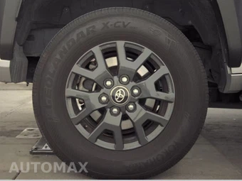 2025 Toyota 4Runner SR5 - miniatura 11