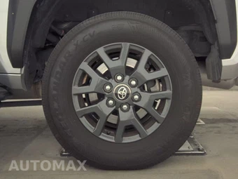 2025 Toyota 4Runner SR5 - miniatura 12