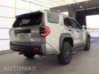 2025 Toyota 4Runner SR5 - miniatura 5