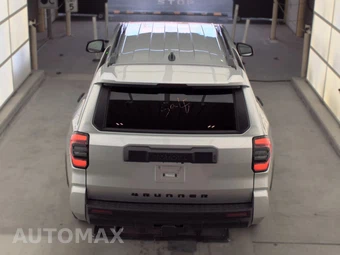 2025 Toyota 4Runner SR5 - miniatura 6