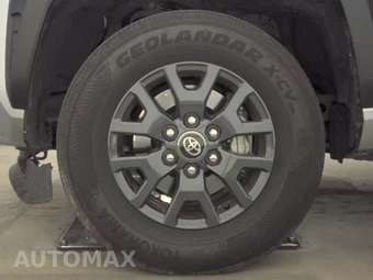 2025 Toyota 4Runner SR5 - miniatura 9