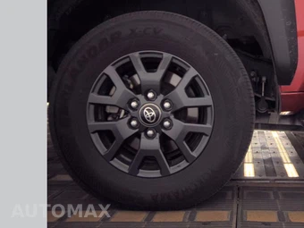 2025 Toyota 4Runner SR5 - miniatura 11