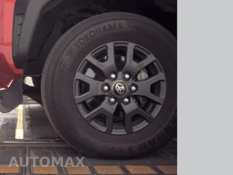 2025 Toyota 4Runner SR5 - miniatura 9