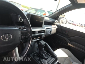 2025 Toyota 4Runner SR5 - miniatura 11