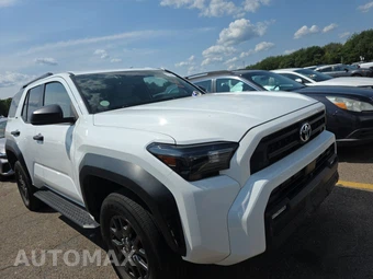 2025 Toyota 4Runner SR5 - miniatura 3