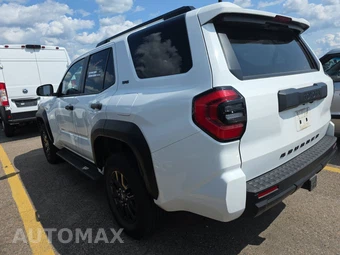 2025 Toyota 4Runner SR5 - miniatura 6