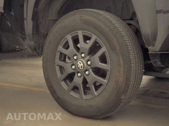 2025 Toyota 4Runner SR5 - miniatura 11
