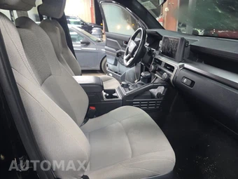 2025 Toyota 4Runner SR5 - miniatura 14