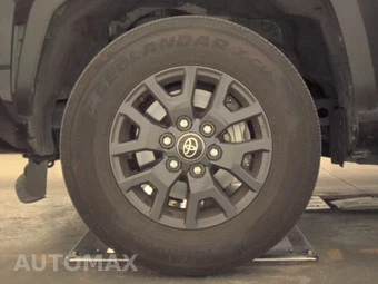 2025 Toyota 4Runner SR5 - miniatura 9