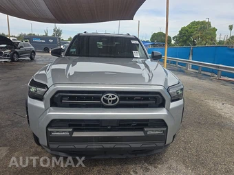2025 Toyota 4Runner SR5 - miniatura 2