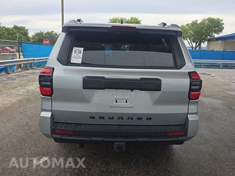 2025 Toyota 4Runner SR5 - miniatura 5