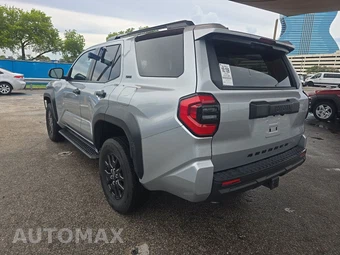 2025 Toyota 4Runner SR5 - miniatura 6