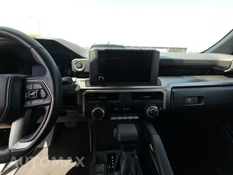 2025 Toyota 4Runner SR5 - miniatura 11