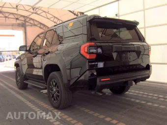 2025 Toyota 4Runner SR5 - miniatura 6